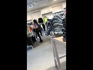 Impressive ass to waist ratio in jeans Picture 5