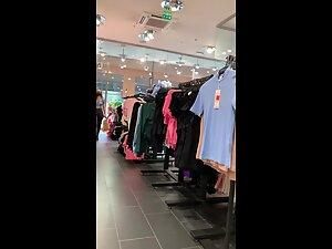 Impressive ass to waist ratio in jeans Picture 7