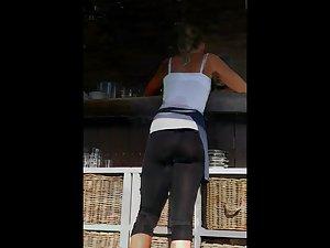 Thongs of waitresses at beach bar Picture 3