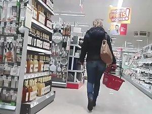 Delightful ass in a groceries store Picture 7