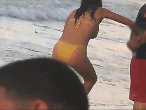 Playful girl at the beach Picture 4
