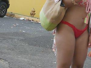 Beautiful latina waiting for someone Picture 5