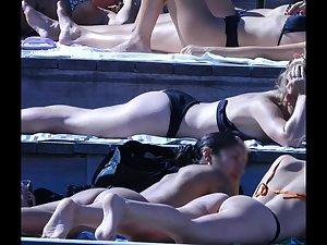 Pussy slipped out of her bikini for a moment Picture 1