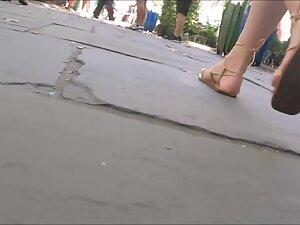 Upskirt of sexy rich girl on the street Picture 7
