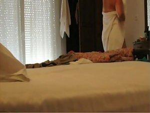 Naked wife spied applying lotion on her Picture 2