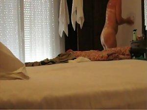 Naked wife spied applying lotion on her Picture 6