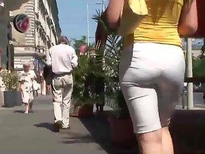 Following a big butt in white pants Picture 3