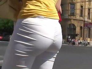 Following a big butt in white pants Picture 6