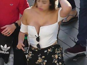 Big boobs and cleavage exposed in obscene top Picture 7