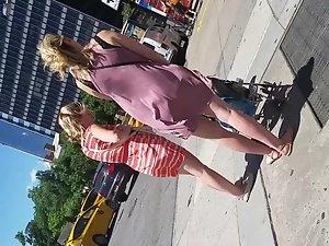 It is destiny for wind to show her ass in upskirt Picture 1