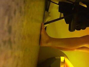 Peep on naked bent over girl in tanning salon Picture 7
