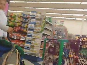 Young latina milf in the supermarket Picture 5