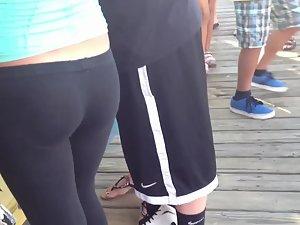 Ideal young ass in tight black leggings Picture 8