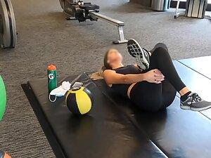 Sexy fitness girl stretching and planking in gym Picture 7