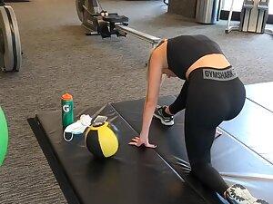 Sexy fitness girl stretching and planking in gym Picture 8