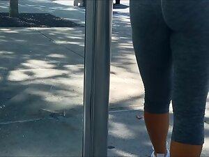 Hot blonde got a fit kind of a curvy body Picture 3