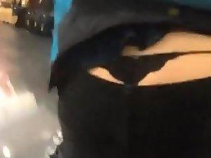 Thong slipped out in a shoe store Picture 1