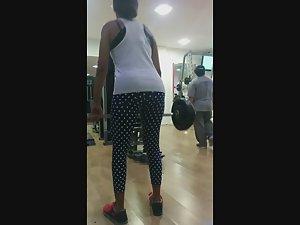 Deadlift makes her ass open up Picture 3