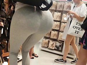 Possible case of butt implants on hot girl Picture 8