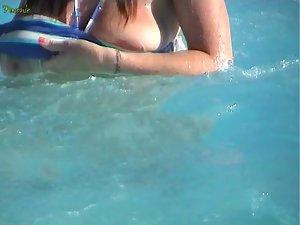 Accidental nipple slip at a water slide Picture 8