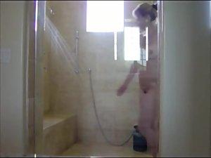 Spying my hot aunt shower during visit Picture 5