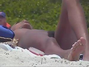 Afro hairy bush over her pussy is spied Picture 2
