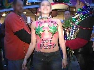 Body painted girls and boobs flashing Picture 3