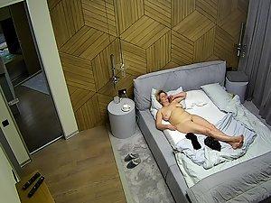 Peeping on naked mother in bedroom Picture 4