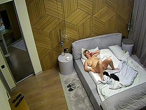 Peeping on naked mother in bedroom Picture 7