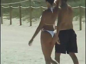 Hunting for topless girls on a beach Picture 7