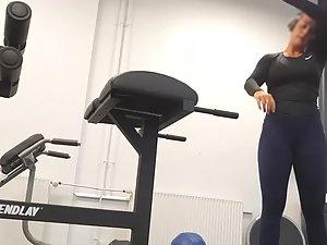 Peeping on sexy gym girl with body made for sin Picture 4