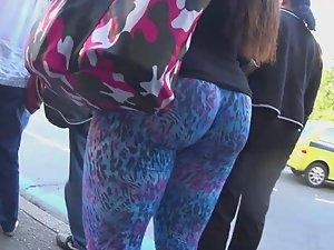 Bubbly ass and pussy bulge Picture 8