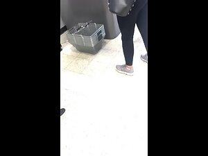 Risky peep on hot girl's grey leggings Picture 1