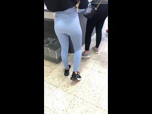 Risky peep on hot girl's grey leggings Picture 3