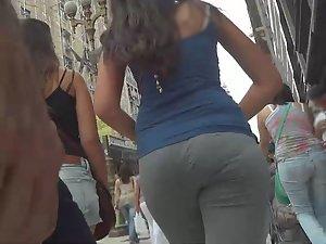 Sexy ass swaying on the street Picture 8