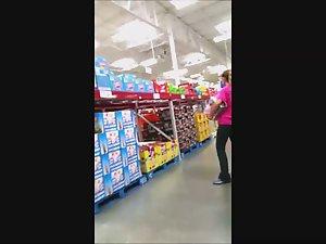 Sexy milf does a big shopping Picture 8