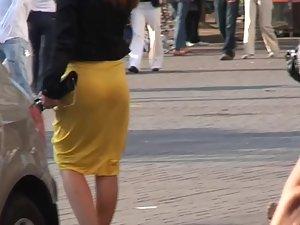 Black thong visible through sexy yellow skirt Picture 6