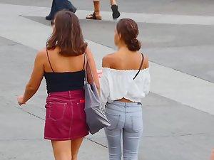 Big boobs followed wherever they go Picture 5