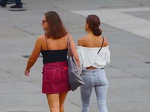 Big boobs followed wherever they go Picture 7