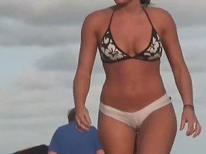 Wet pussy makes transparent cameltoe Picture 6