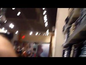 Young store clerk caught bending over Picture 8