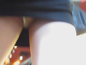 Upskirt of hot chinese business woman Picture 6