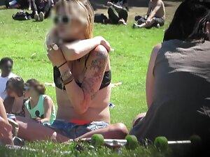 Sexy black lace bra spotted in a public park Picture 4