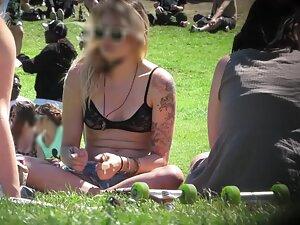 Sexy black lace bra spotted in a public park Picture 5