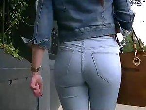 Ass in jeans that you'd want to pinch Picture 2