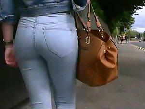 Ass in jeans that you'd want to pinch Picture 5