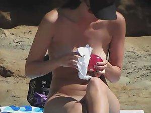 Beautiful pair of beach boobs Picture 8