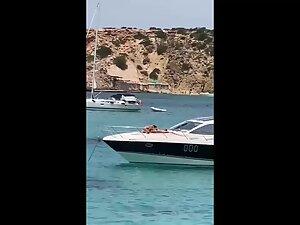 Blowjob on a yacht is recorded from the shore Picture 5