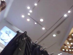 Close look at hot upskirt under sexy miniskirt Picture 3