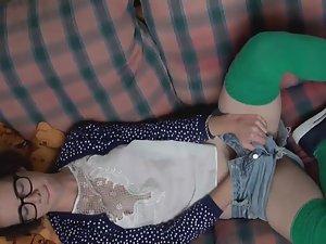 Punky sister spied as she fingers away Picture 3